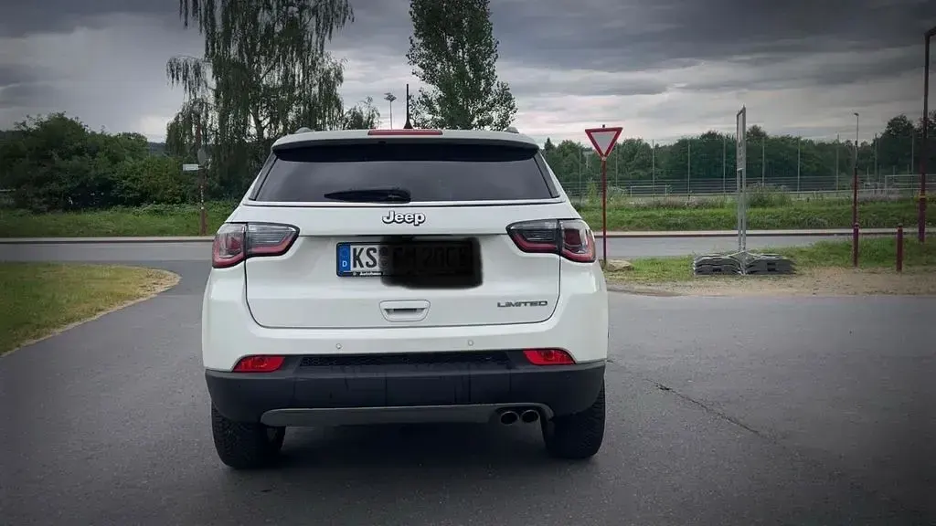 Gebraucht Jeep Compass Limited 150 PS (110 kW) 2021 Weiß SUV