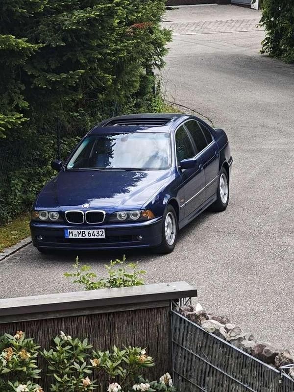 Blau Gebraucht 1999 BMW 523 Limousine | 4.750 € (Etwas zu teuer) - Bild 1/1