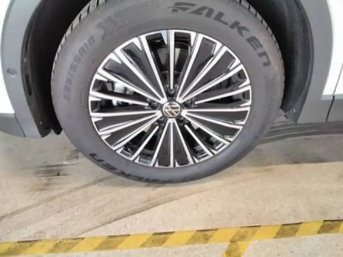 Gebraucht VW Tiguan Goal 150 PS (110 kW) 2025 Pure white SUV