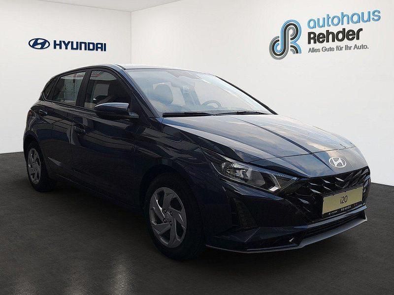 Neu Hyundai i20 Select 101 PS (74 kW) 2025 Aurora grey Kleinwagen