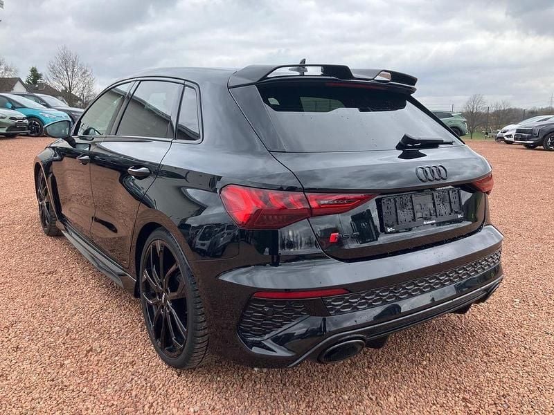 Gebraucht Audi RS3 Ambiente 400 PS (294 kW) 2022 Mythosschwarz metallic Limousine