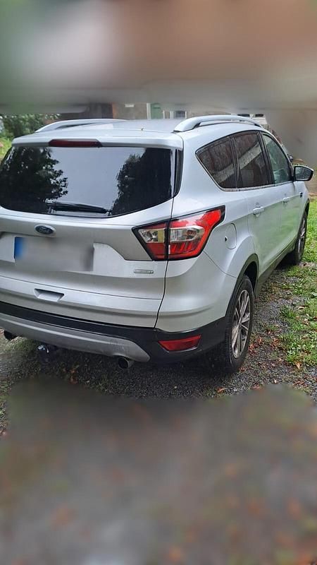 Gebraucht Ford Kuga 120 PS (88 kW) 2018 Silber SUV