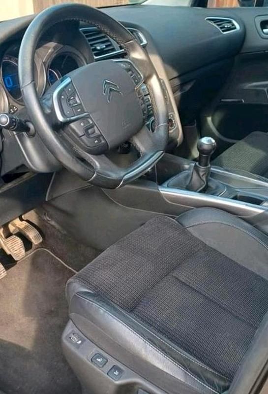 Gebraucht Citroën C4 120 PS (88 kW) 2012 Blau Limousine