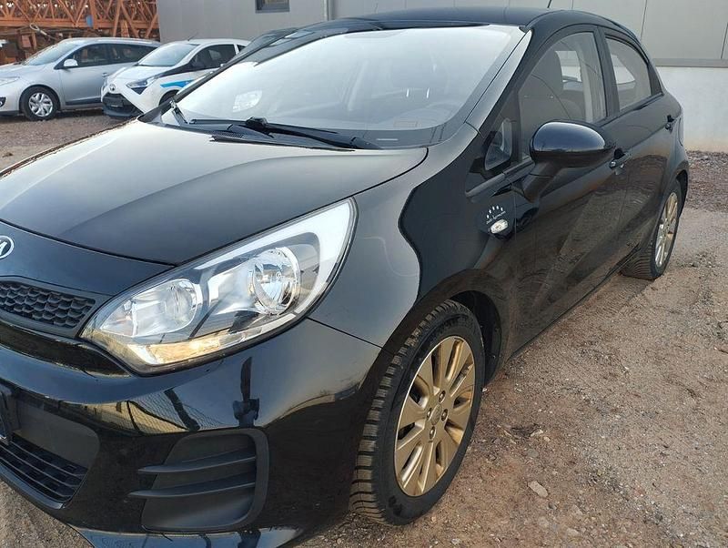 Gebraucht Kia Rio Start 84 PS (61 kW) 2016 Schwarz Kleinwagen