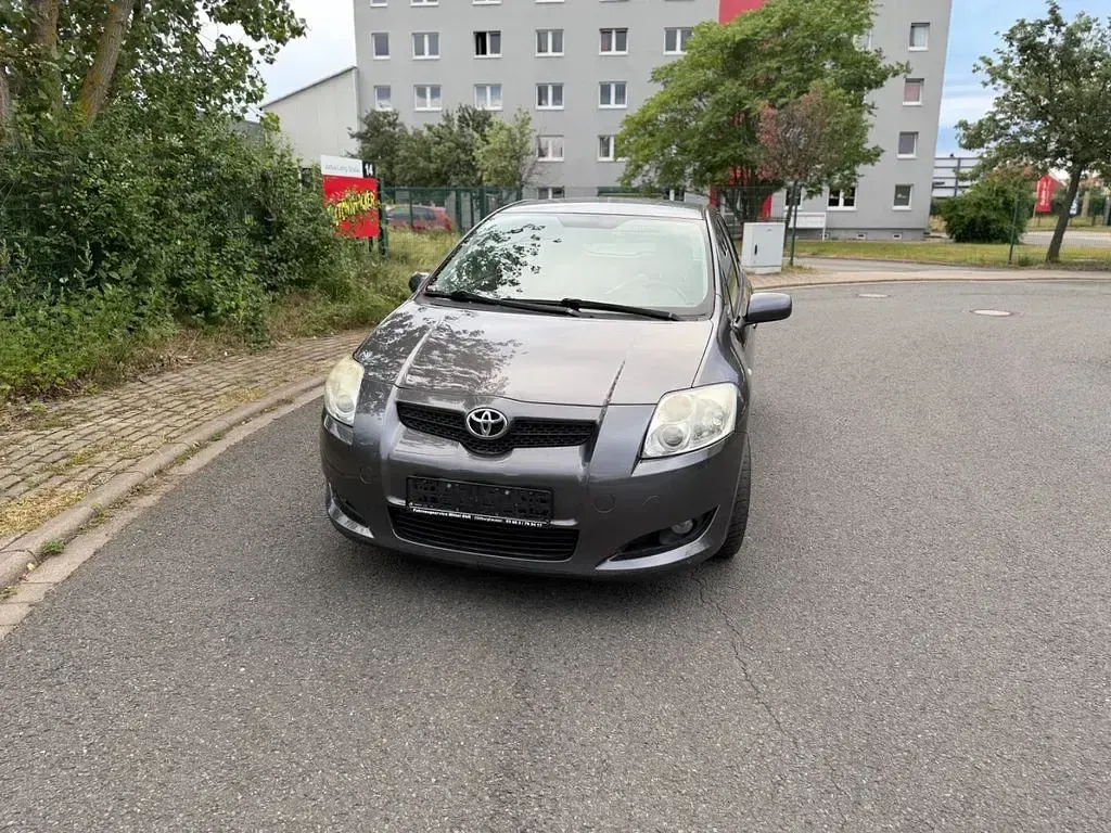 Gebraucht Toyota Auris Sol 126 PS (92 kW) 2008 Grey metallic Kleinwagen