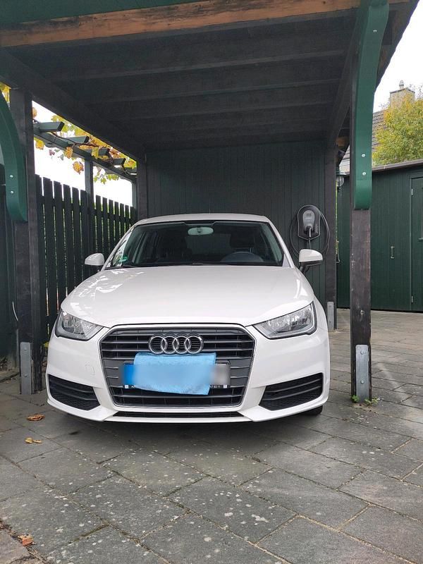 Weiß Gebraucht 2018 Audi A1 Sportback Kleinwagen | 11.000 € (Guter Preis) - Bild 1/4