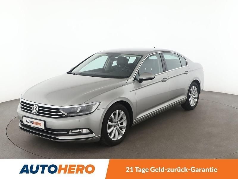 Grau Gebraucht 2015 VW Passat Comfortline Limousine | 16.260 € (Fairer Preis) - Bild 1/3