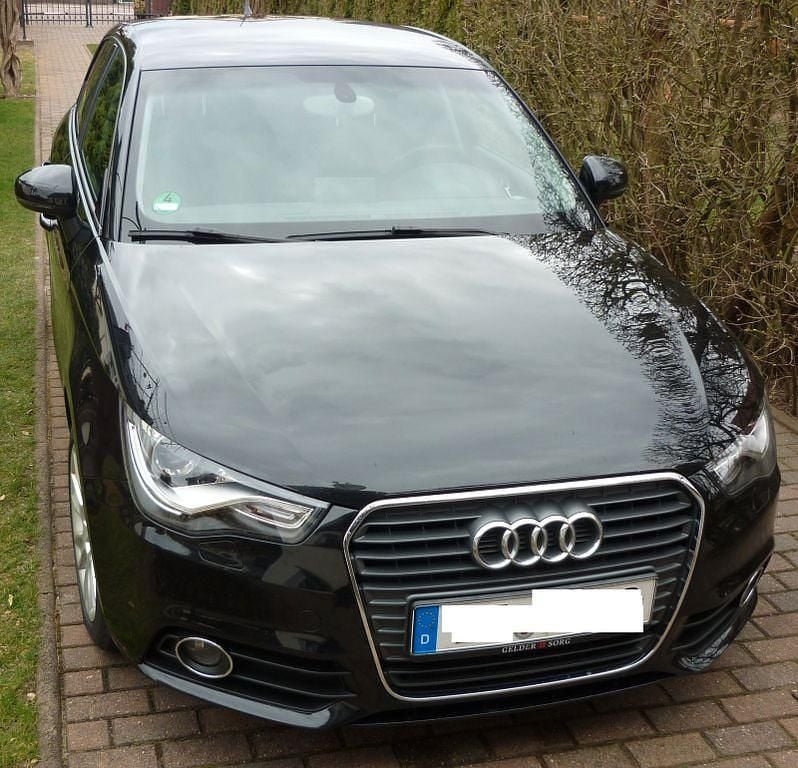 Schwarz Gebraucht 2013 Audi A1 Sportback Ambition Kleinwagen | 7.300 € (Guter Preis) - Bild 1/4