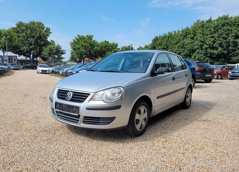 Silber Gebraucht 2005 VW Polo Trendline Limousine | 780 € (Superpreis) - Bild 1/4