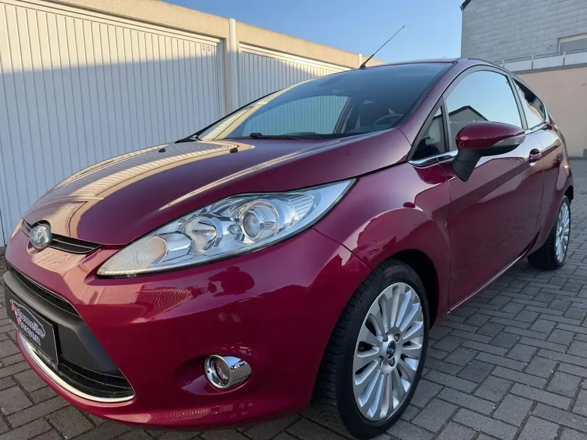 Gebraucht Ford Fiesta Titanium 82 PS (60 kW) 2009 Violet Limousine