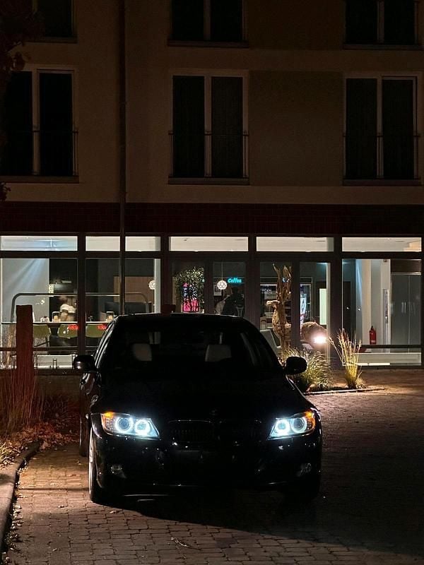 Gebraucht BMW 330 245 PS (180 kW) 2009 Schwarz Limousine