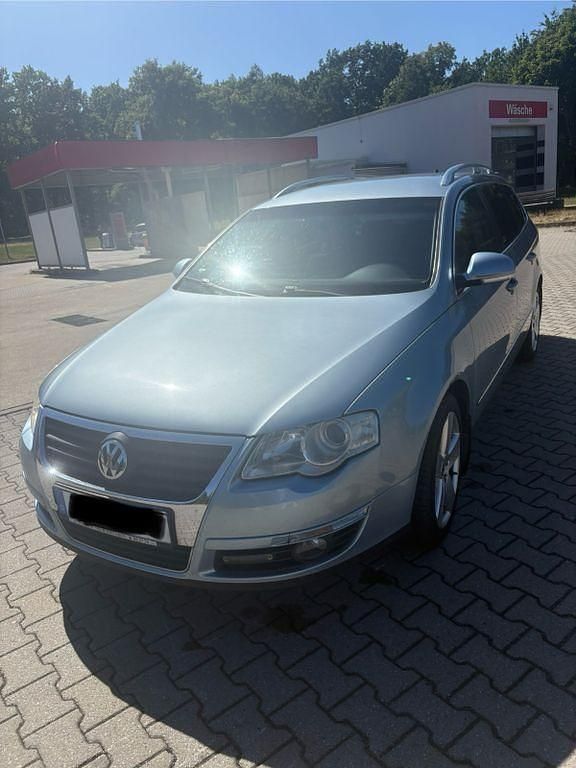 Blau Gebraucht 2006 VW Passat Highline Kombi | 1.500 € (Superpreis) - Bild 1/4
