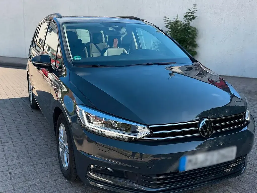 Gebraucht VW Touran 150 PS (110 kW) 2025 Grau Van / Kleinbus
