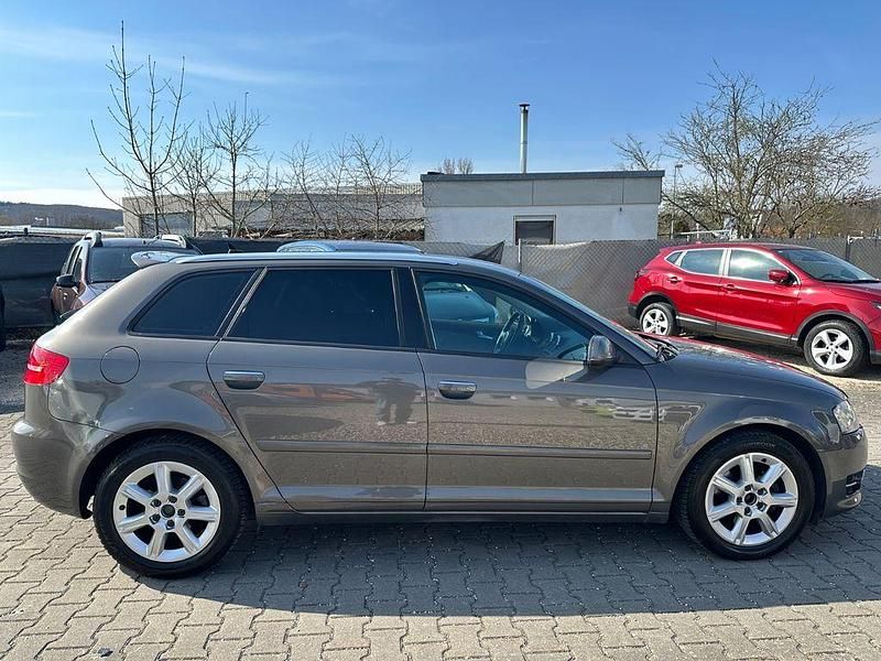 Gebraucht Audi A3 Ambiente 125 PS (91 kW) 2011 Grau Kleinwagen