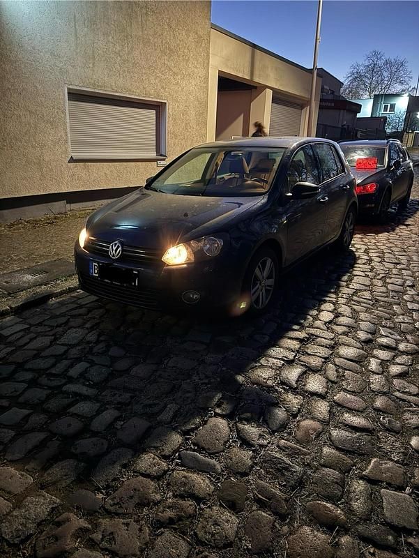 Blau Gebraucht 2012 VW Golf Limousine | 4.350 € (Fairer Preis) - Bild 1/4