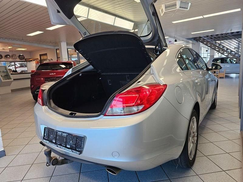 Gebraucht Opel Insignia Edition 179 PS (131 kW) 2009 Silbermet. (metallic) Limousine