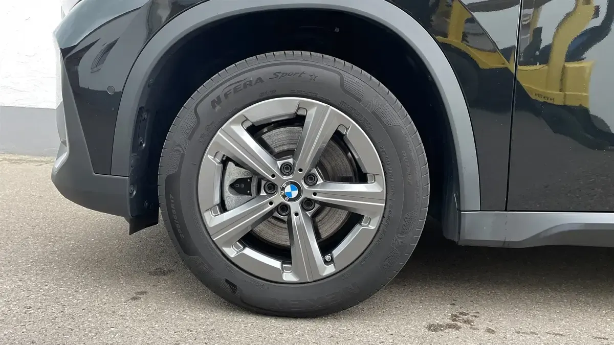 Gebraucht BMW X1 Efficient Dynamics 170 PS (125 kW) 2025 Saphirschwarz metallic SUV