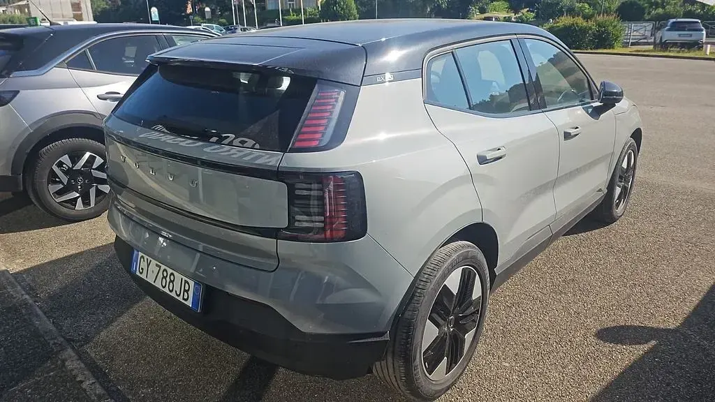 Gebraucht Volvo EX30 Plus 75 kW (102 PS) 2025 Grau SUV