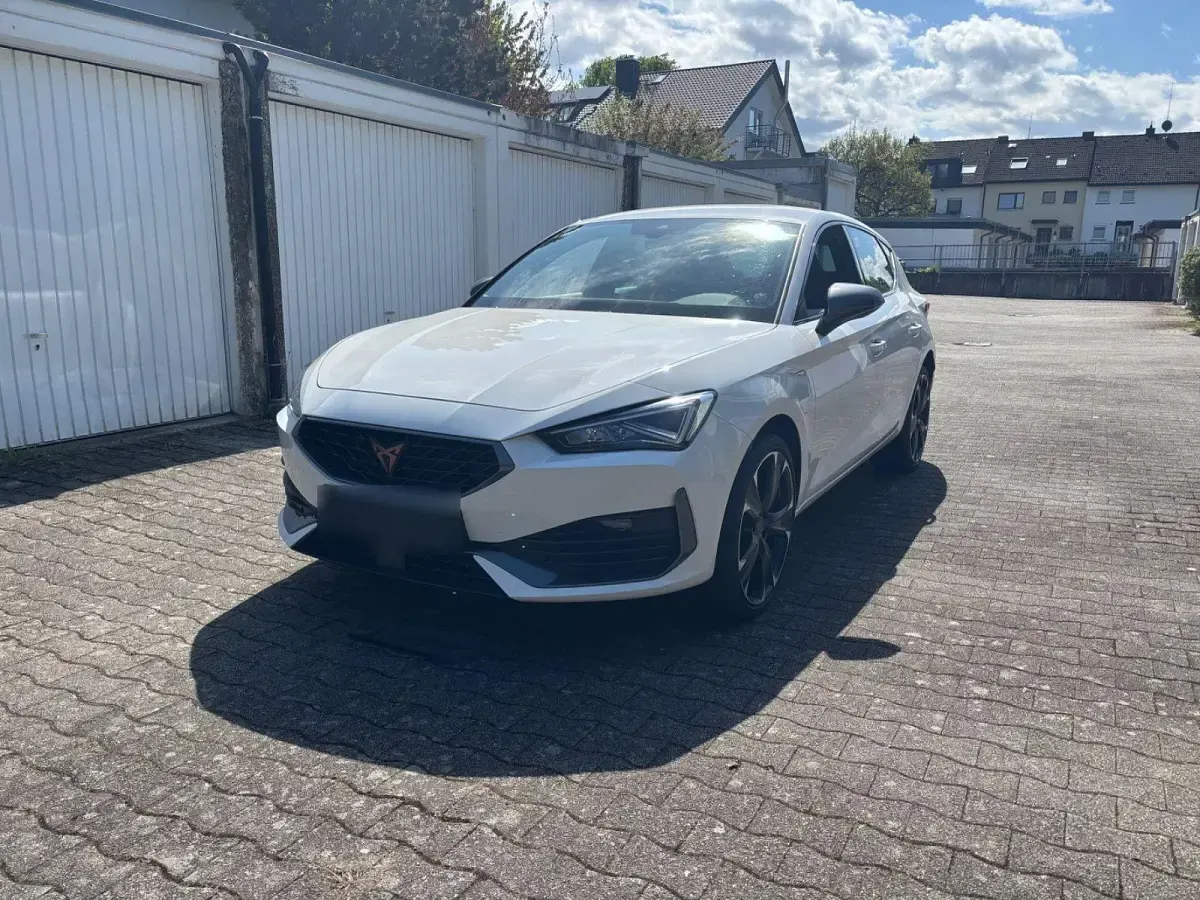 Second-hand Cupra Leon 245 CP (180 kW) 2021 Alb Berlinǎ
