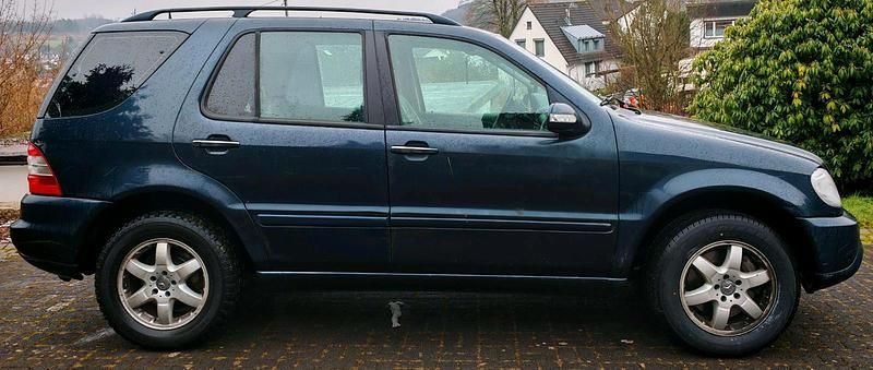 Gebraucht Mercedes ML400 250 PS (183 kW) 2004 Blau SUV