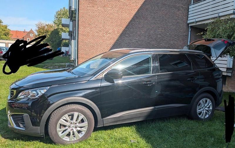Schwarz Gebraucht 2019 Peugeot 5008 Active Van / Kleinbus | 20.500 € (Etwas zu teuer) - Bild 1/4