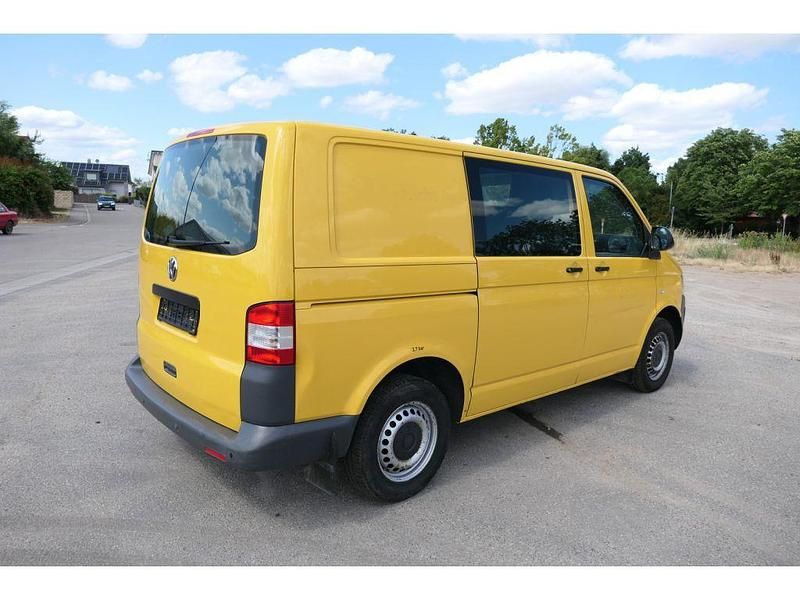 Second-hand VW Transporter 84 CP (61 kW) 2011 Galben Van