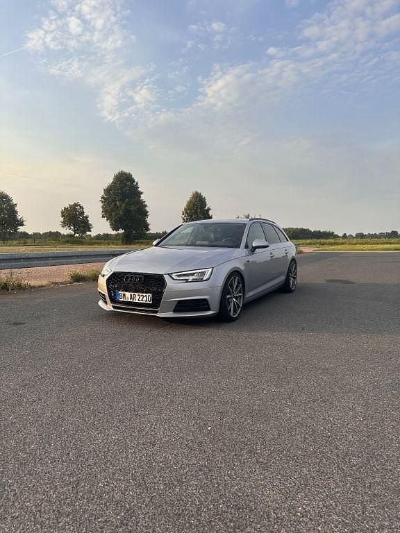 Silber Gebraucht 2016 Audi A4 Ambiente Kombi | 18.900 € (Guter Preis) - Bild 1/4
