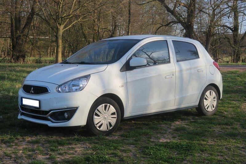 Weiß Gebraucht 2019 Mitsubishi Space Star Kleinwagen | 4.999 € (Guter Preis) - Bild 1/4