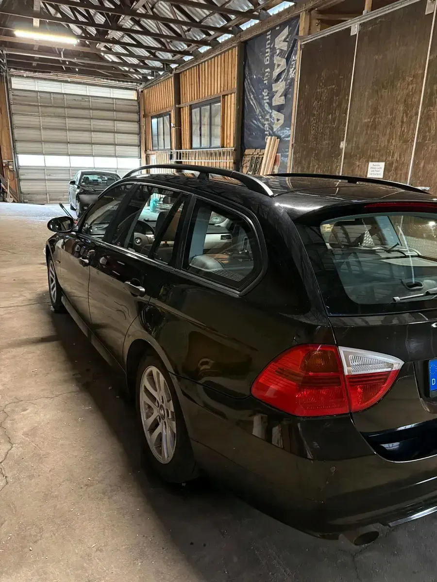 Gebraucht BMW 318 143 PS (105 kW) 2006 Schwarz Kombi