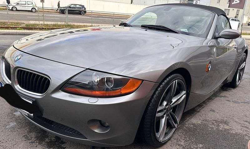 Grau Gebraucht 2005 BMW Z4 Sport Line Cabrio | 7.500 € (Fairer Preis) - Bild 1/4