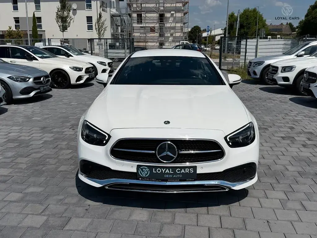 Gebraucht Mercedes E200 197 PS (144 kW) 2021 Polarweiss Coupé