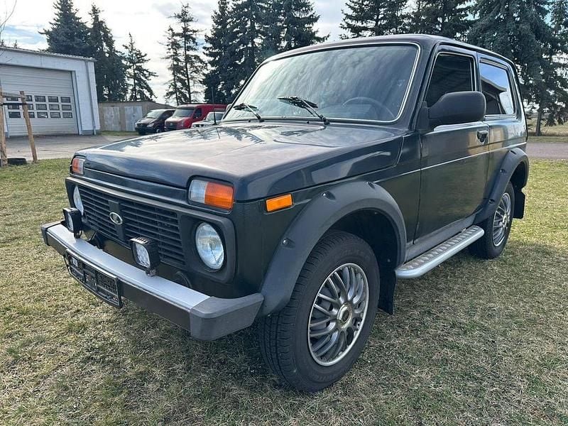 Gebraucht Lada niva 83 PS (61 kW) 2012 Grün SUV