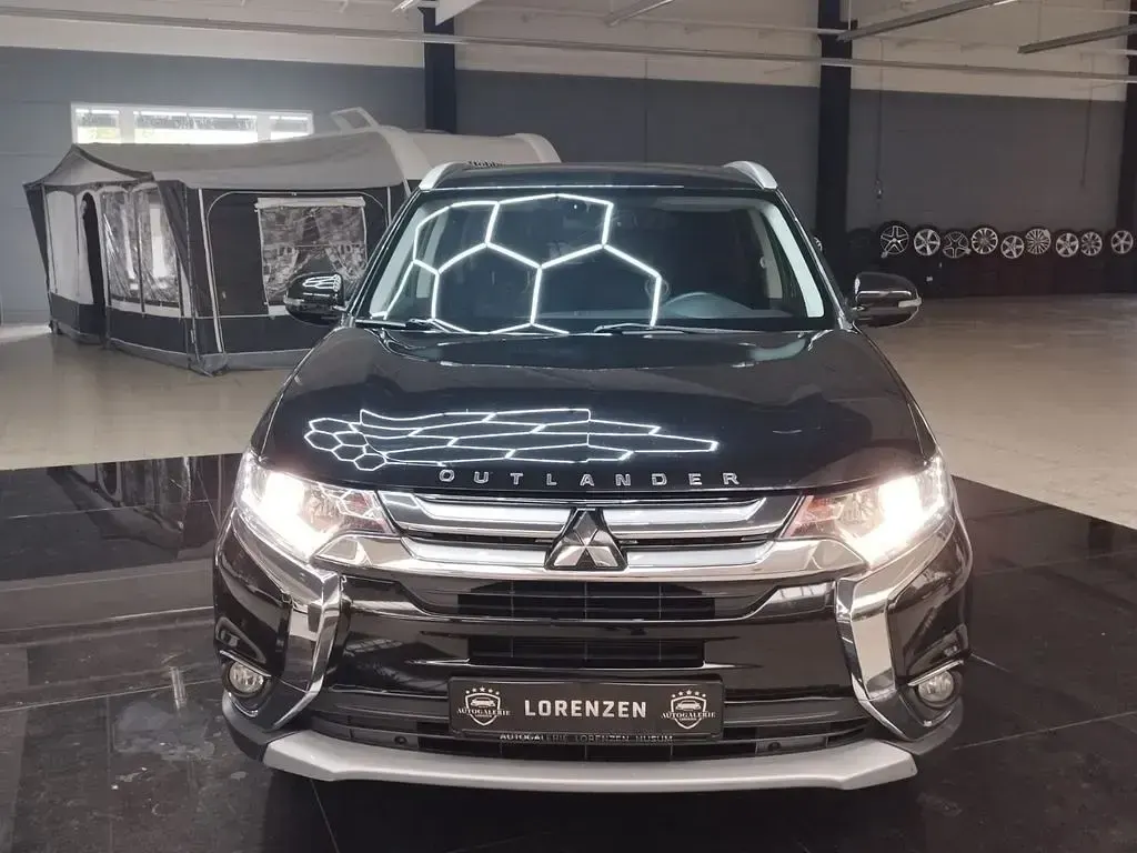 Gebraucht Mitsubishi Outlander Edition 150 PS (110 kW) 2018 Schwarz SUV