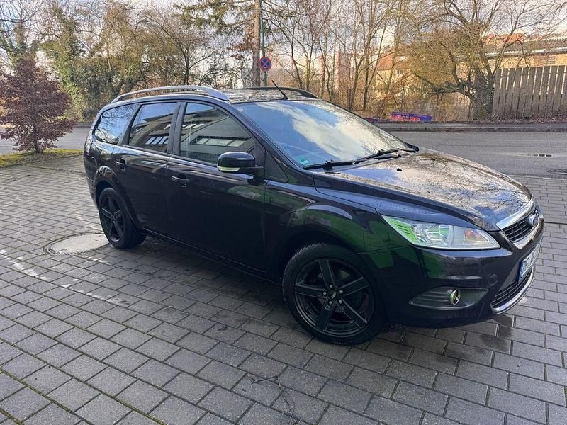 Gebraucht Ford Focus 109 PS (80 kW) 2010 Schwarz Limousine