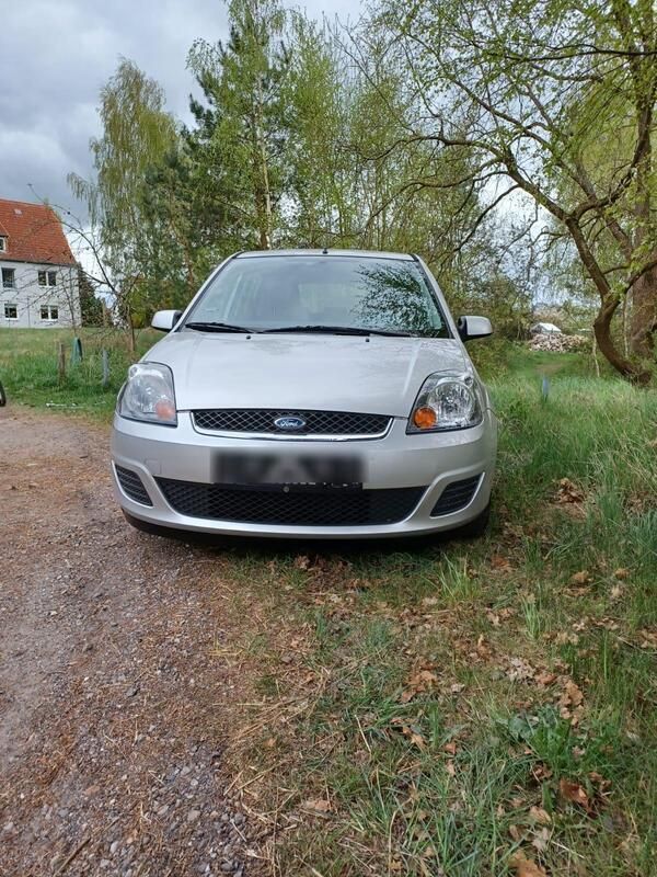 Silber Gebraucht 2007 Ford Fiesta Kleinwagen | 2.983 € (Fairer Preis) - Bild 1/4
