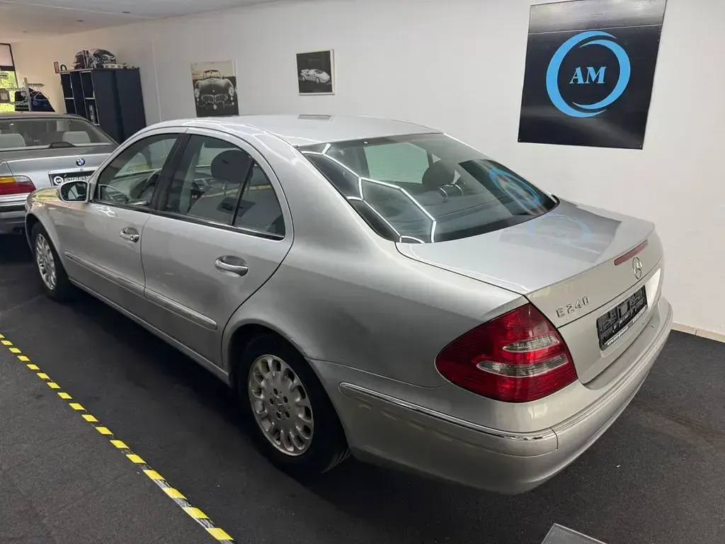 Gebraucht Mercedes E240 Avantgarde 177 PS (130 kW) 2002 Silber Limousine
