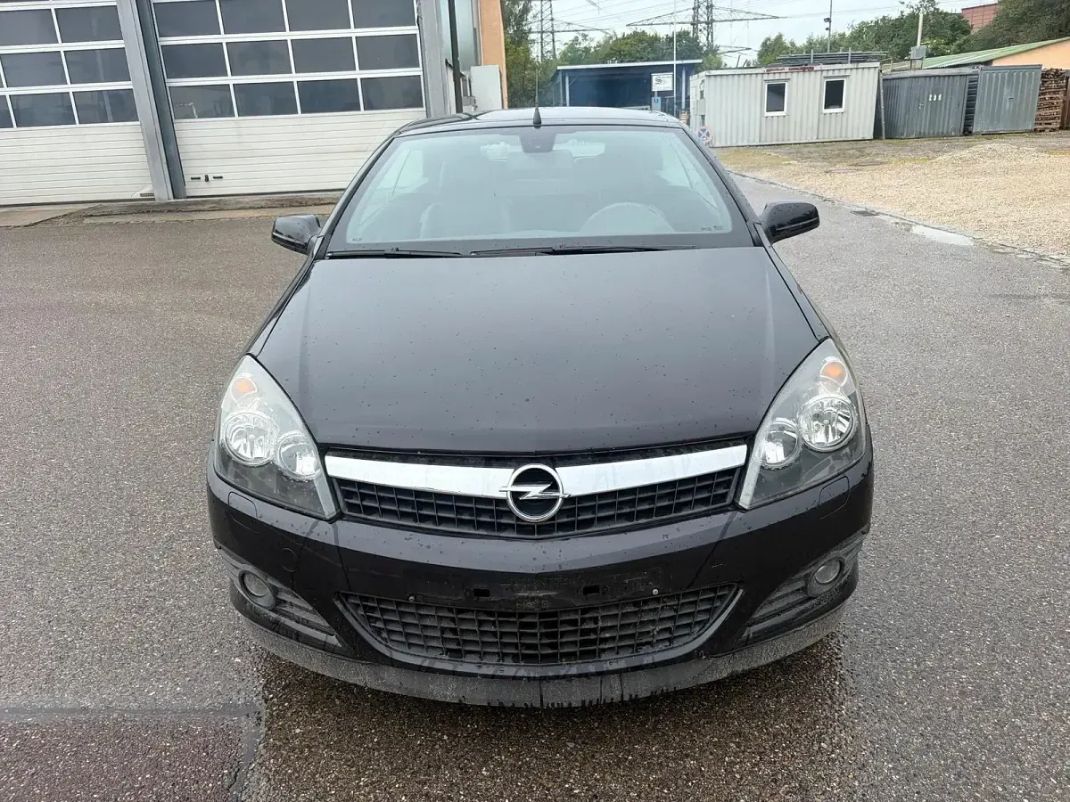 Gebraucht Opel Astra 150 PS (110 kW) 2006 Schwarz Cabrio