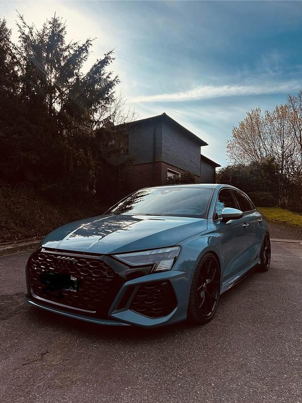 Grau Gebraucht 2023 Audi RS3 Kleinwagen | 55.900 € (Superpreis) - Bild 1/4