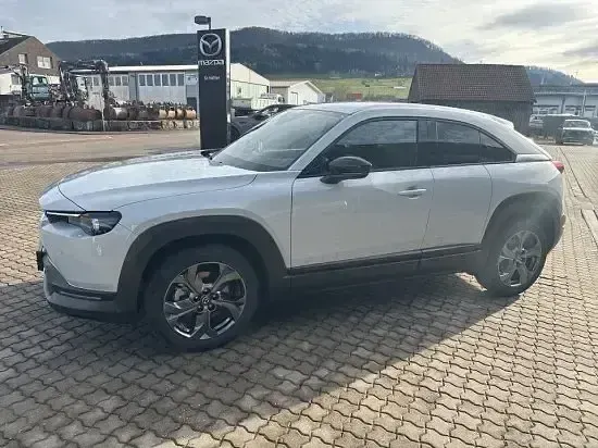 Używany Mazda MX30 106 kW (145 KM) 2021 Biały SUV