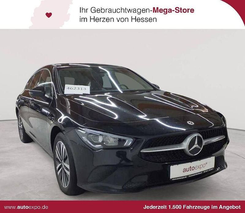 Schwarz Gebraucht 2021 Mercedes CLA250e Shooting Brake Kombi | 21.389 € (Guter Preis) - Bild 1/4