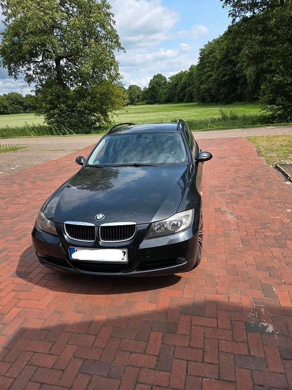 Schwarz Gebraucht 2006 BMW 320 Kombi | 3.499 € (Fairer Preis) - Bild 1/4