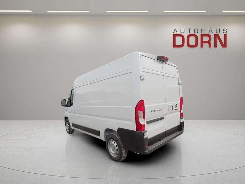Gebraucht Fiat E-Ducato 89 kW (122 PS) 2021 Weiß Van / Kleinbus