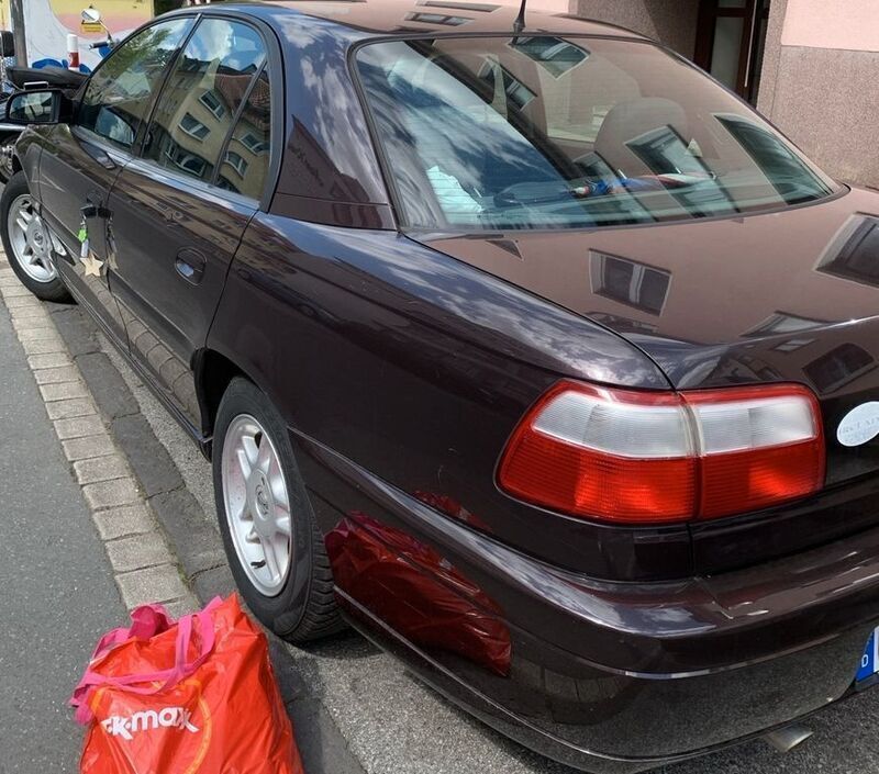 Rot Gebraucht 2001 Opel Omega Elegance Limousine | 1.750 € (Fairer Preis) - Bild 1/4