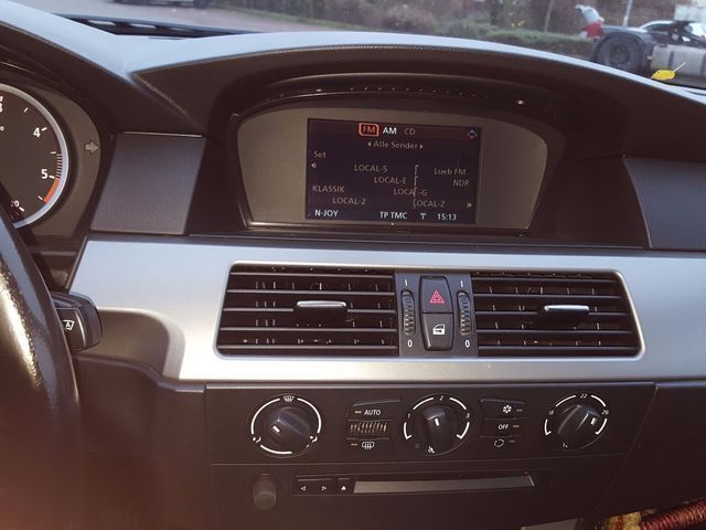 Gebraucht BMW 525 241 PS (177 kW) 2005 Grau metallic Kombi