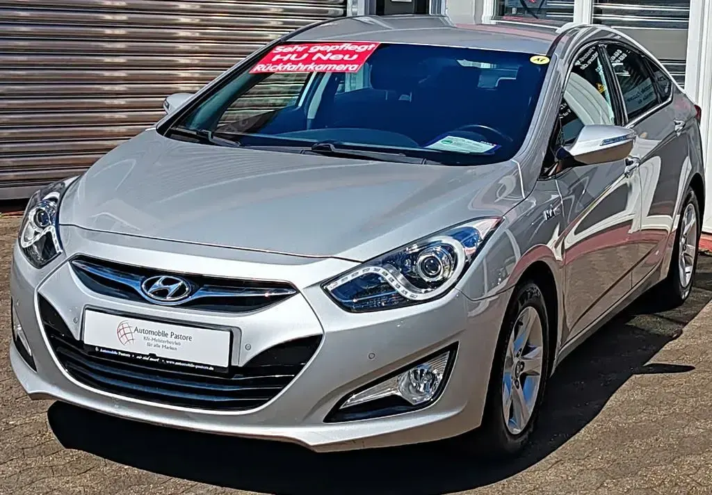 Gebraucht Hyundai i40 Style 116 PS (85 kW) 2014 Silber Limousine