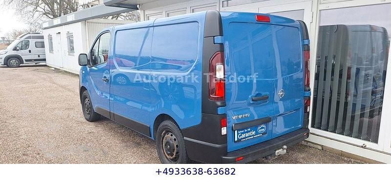 Gebraucht Opel Vivaro 95 PS (69 kW) 2017 Blau Van / Kleinbus