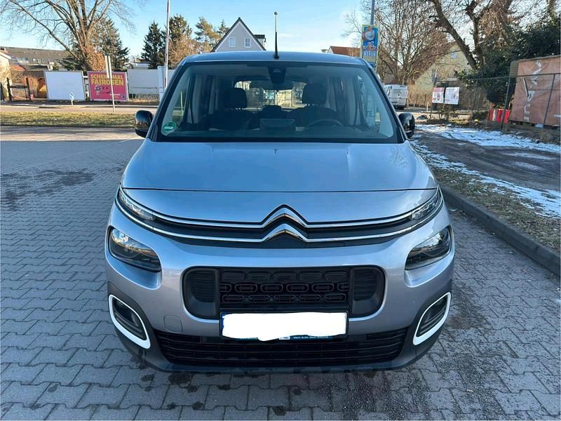 Gebraucht Citroën Berlingo Feel 131 PS (96 kW) 2022 Silber Van / Kleinbus