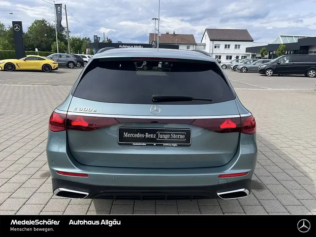 Usata Mercedes E300 AMG 313 CV (230 kW) 2024 Verde Station wagon