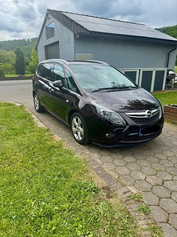 Braun Gebraucht 2016 Opel Zafira Tourer Van / Kleinbus | 8.000 € (Superpreis) - Bild 1/4