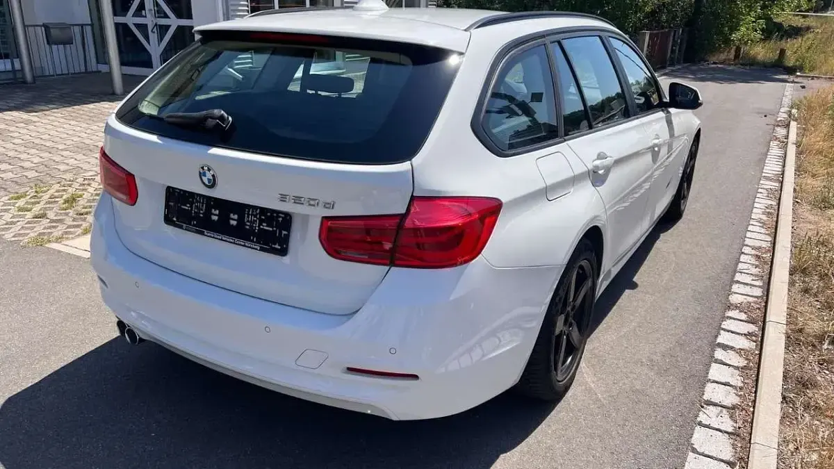Gebraucht BMW 320 Advantage 190 PS (139 kW) 2016 Alpinweiss iii Kombi